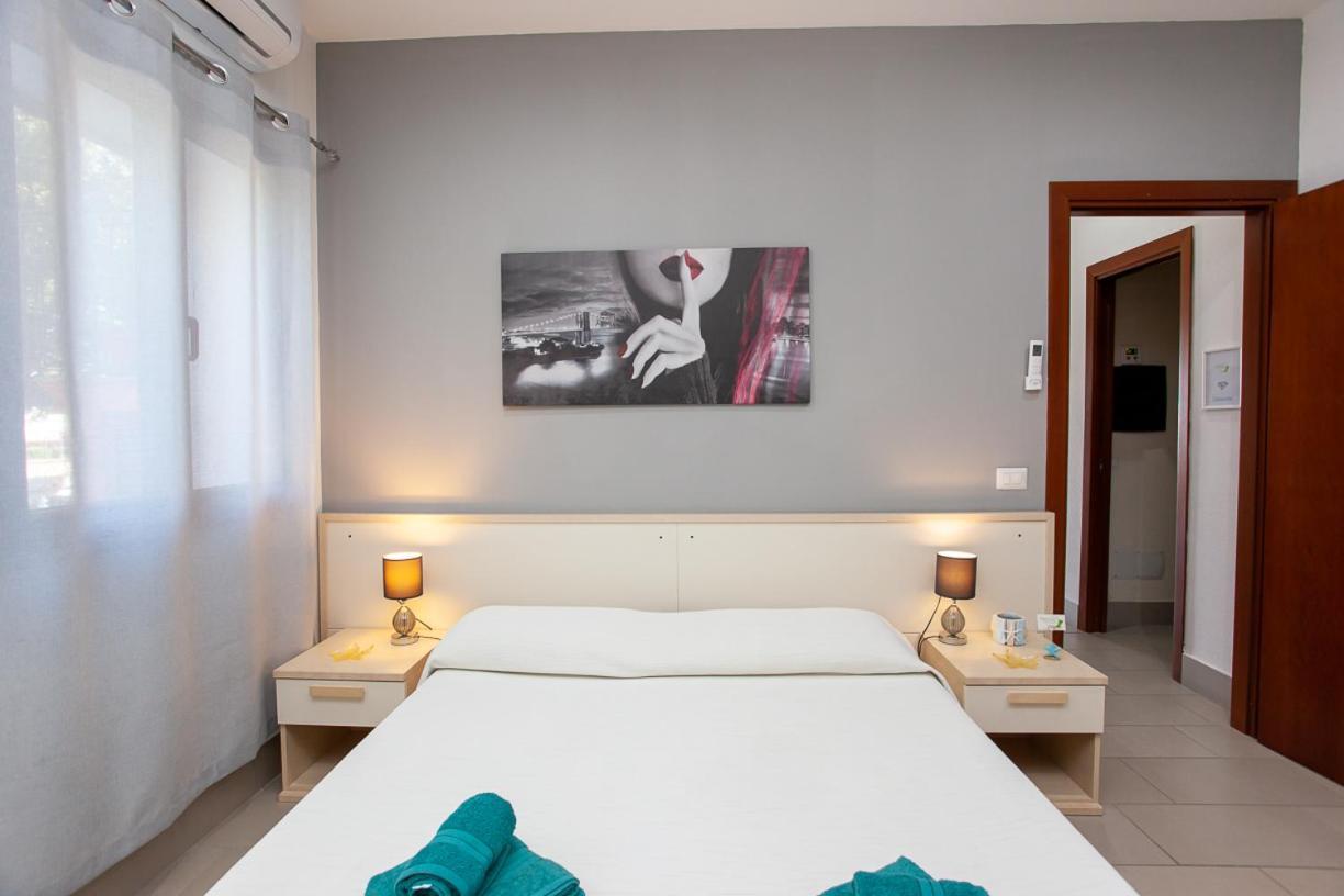 Bed and Breakfast Mivida "Le Stanze Di Ada" Сан-Теодоро Экстерьер фото